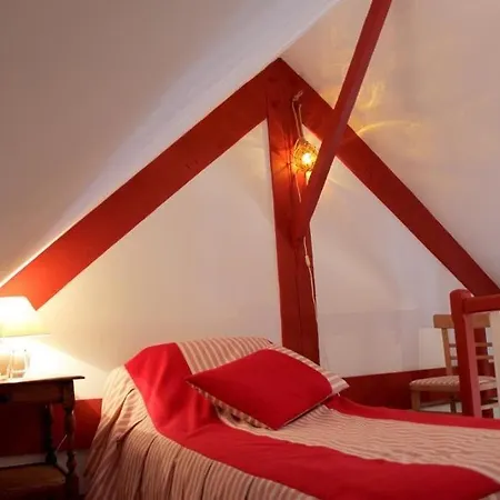 La Petite Ville Aze Saint-Coulomb Habitación foto